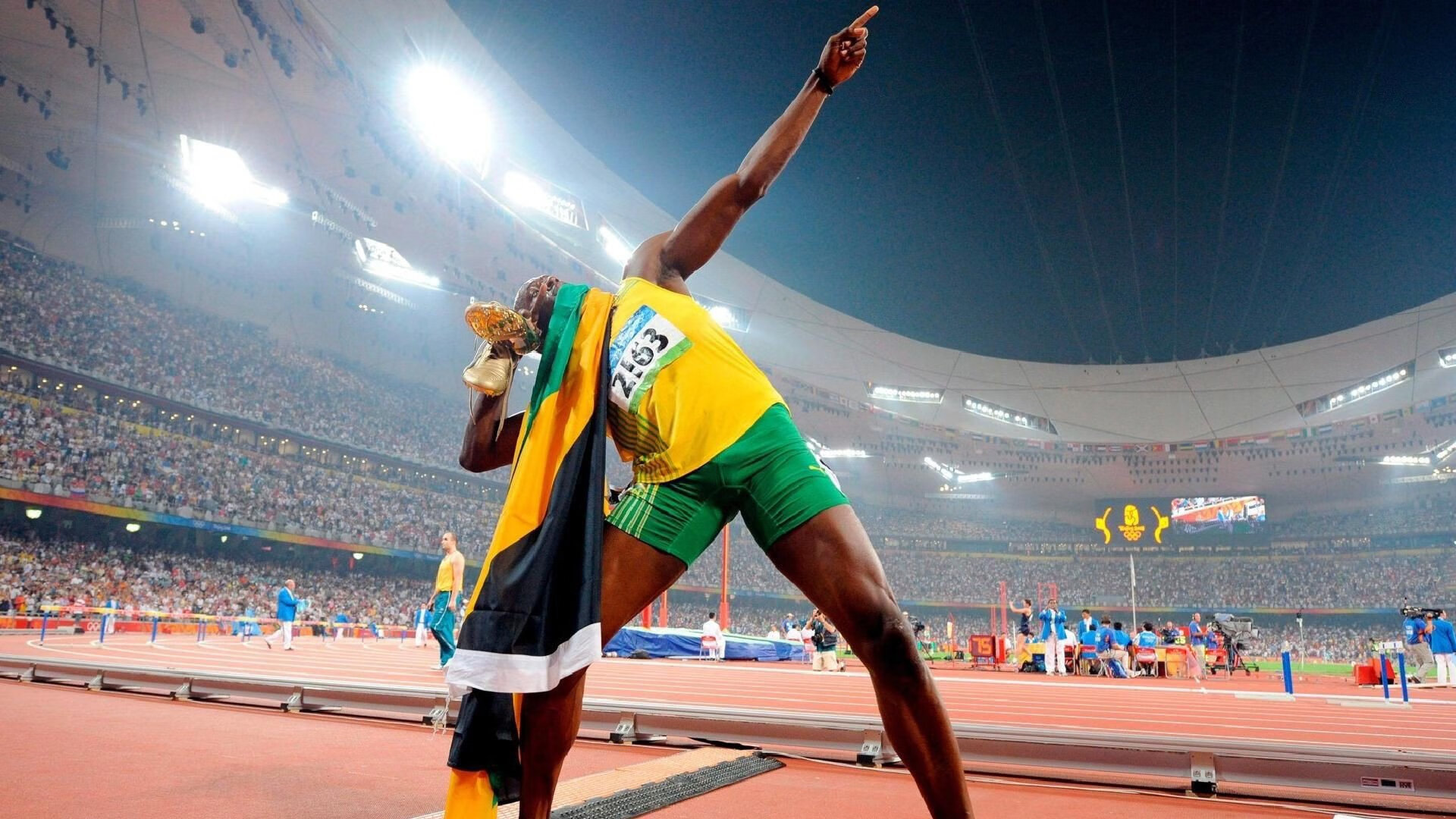 “中超到场观众人数逐步回升”，中超现场观众人数统计