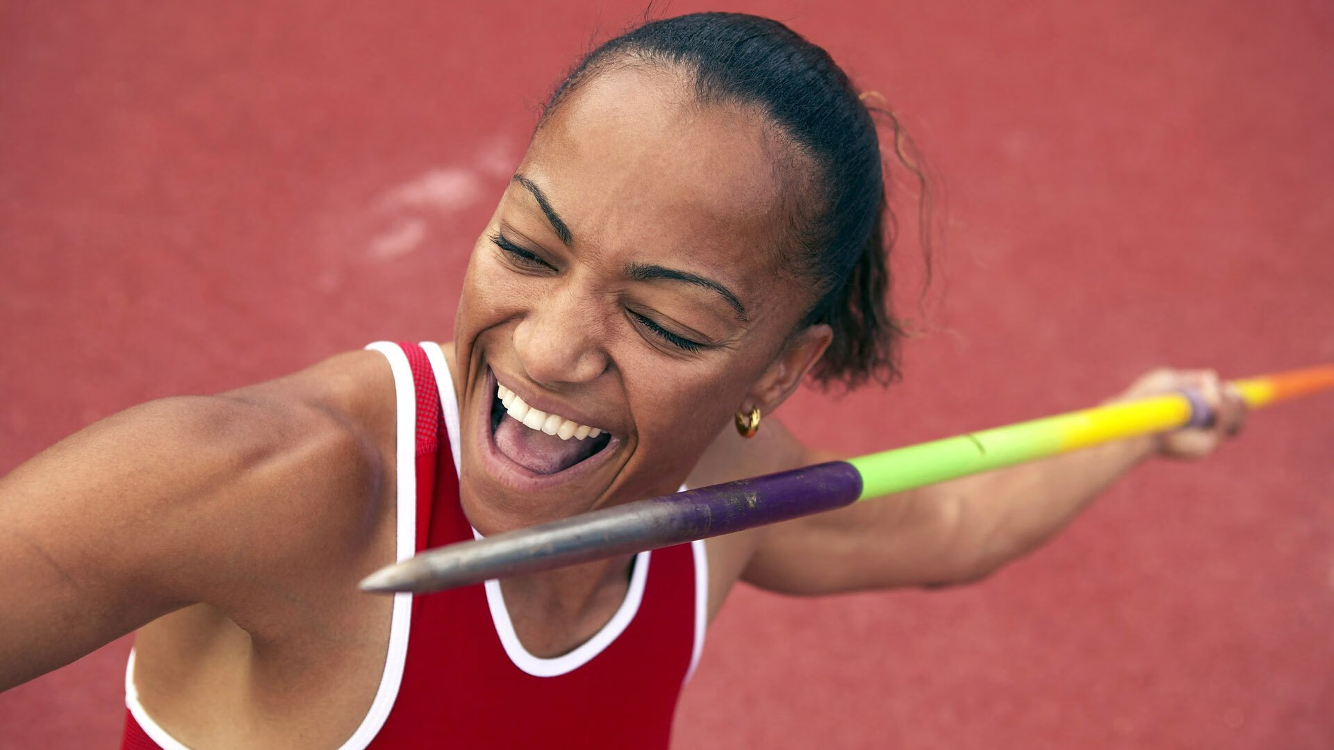 乐鱼体育平台官网-库兹马诺维奇在巴黎奥运会手球比赛中展现出出色的指挥能力，库兹马出任首发